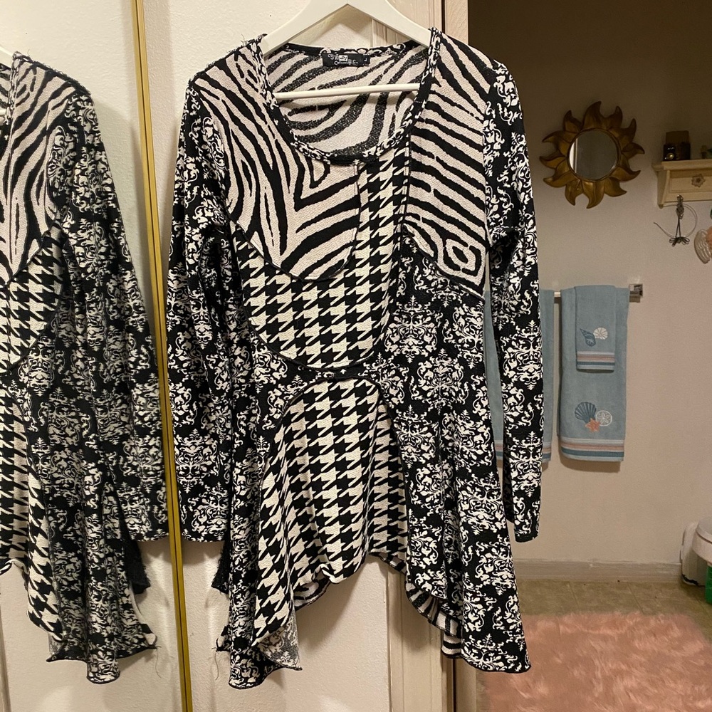🔮Beautiful Collection L tunic!